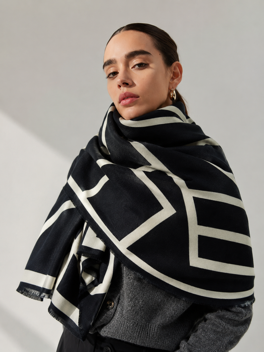 Tiiaette | Wollmisch Schal mit Muster